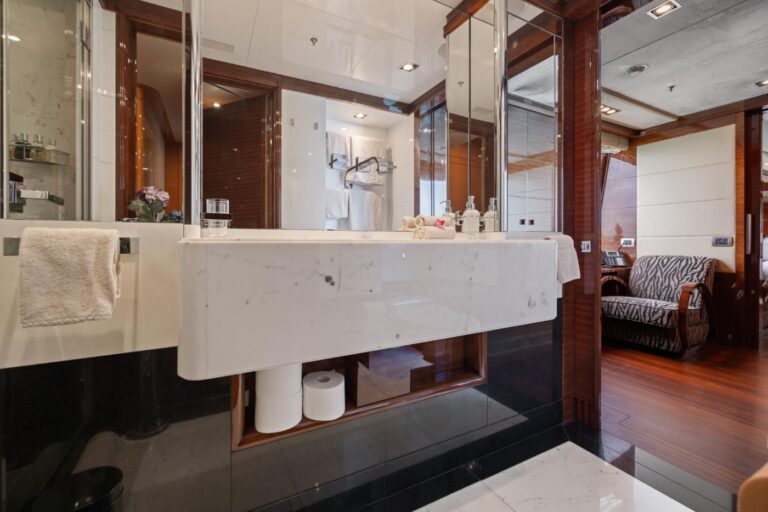 Guest Suite Attached Bathroom