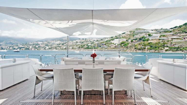Main Deck Dining