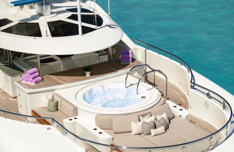 Exterior Sunbathing Area