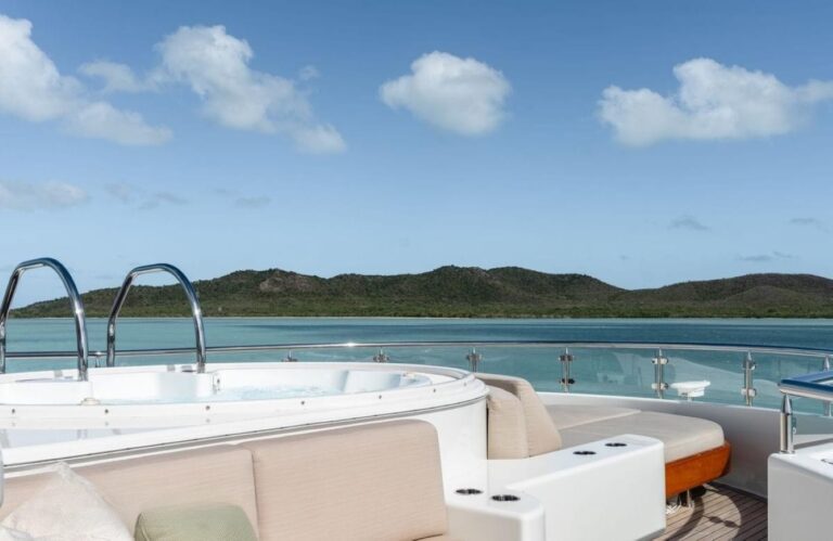 Exterior Sunbathing Area