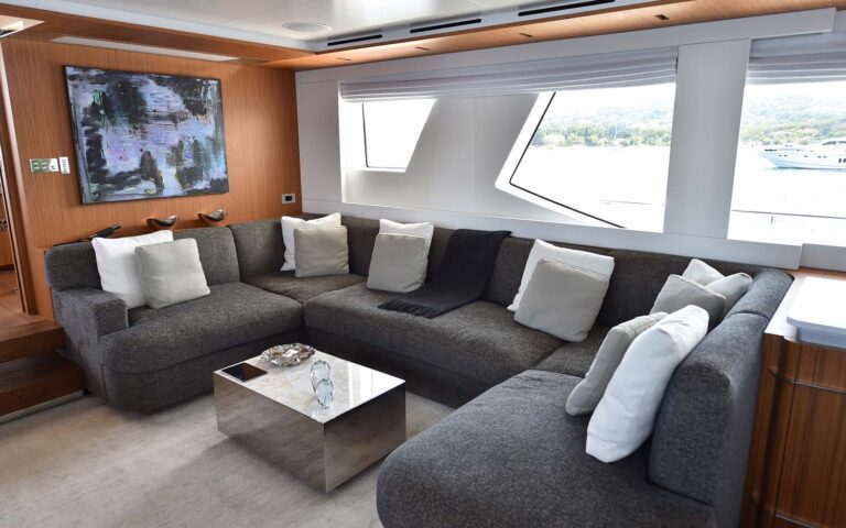 Main salon lounge