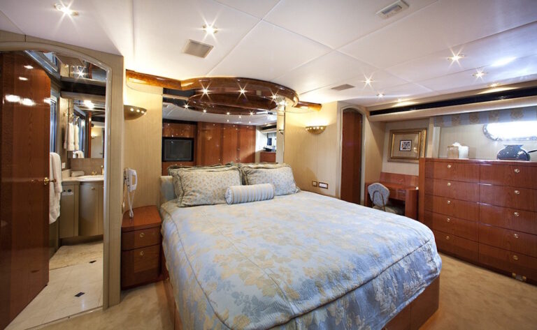 Guest cabin