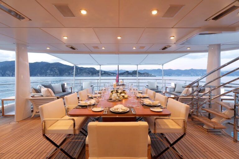 Alfresco Dining