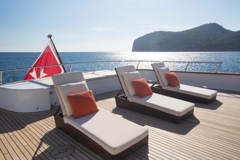 Sunbathing area