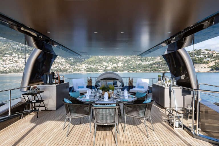 MRS L Exterior - Flybridge Deck