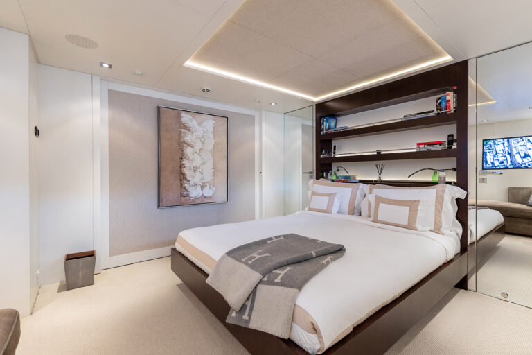 MRS L Interior - Double Cabin