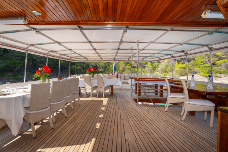 Deck Dining
