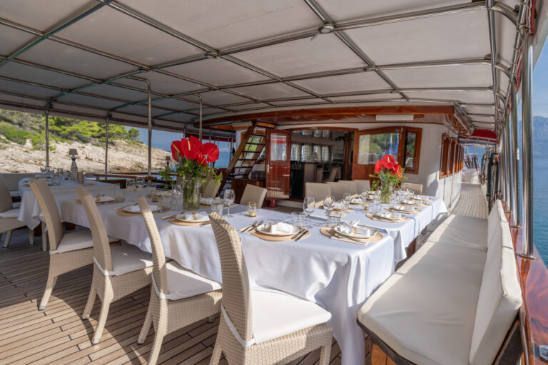 Deck Dining