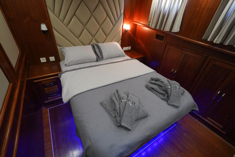 Double Cabin