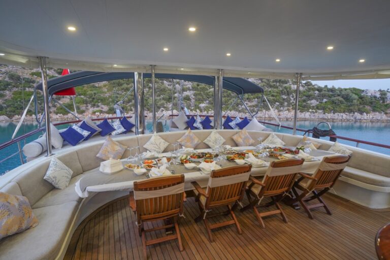 Alfresco Dining