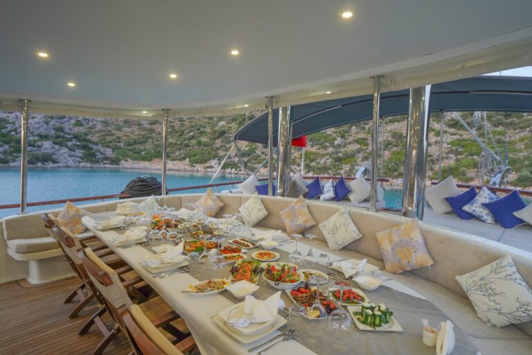 Alfresco Dining Set Up