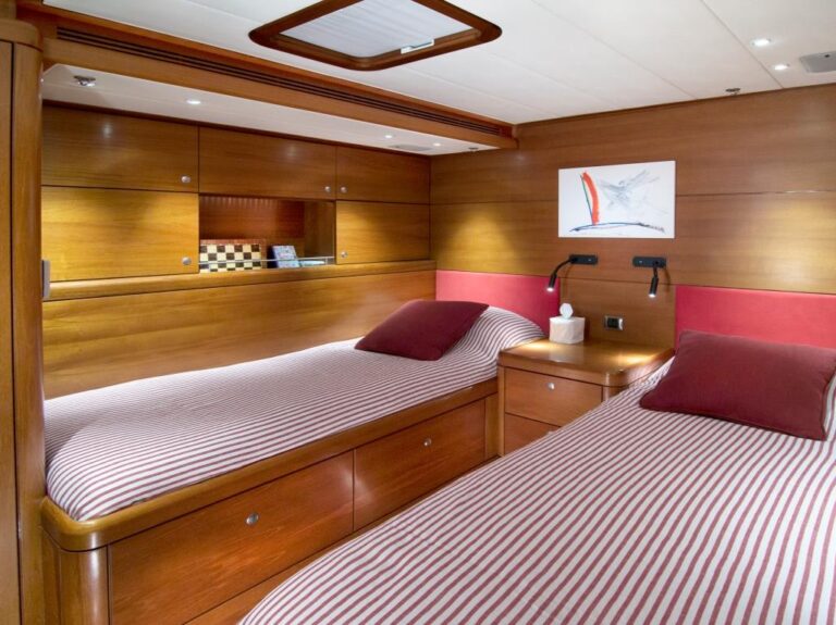 MUZUNI - Twin cabin