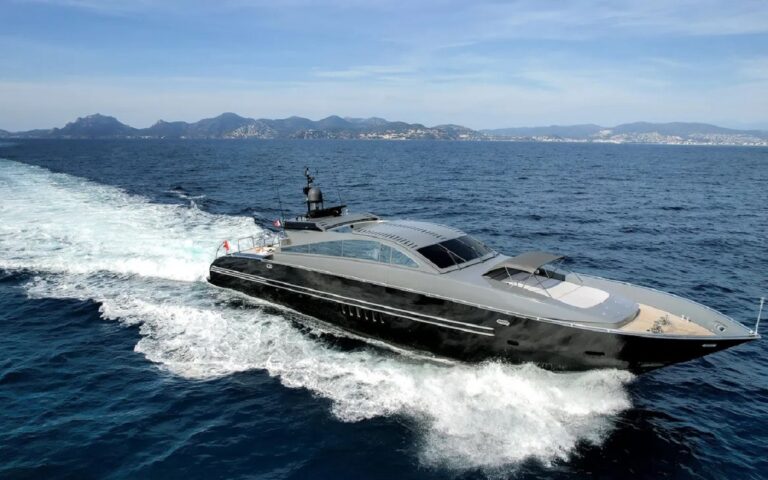 Motor Yacht A4