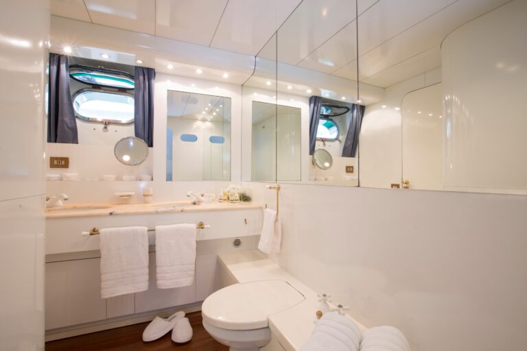 MY ACE SIX - Ensuite