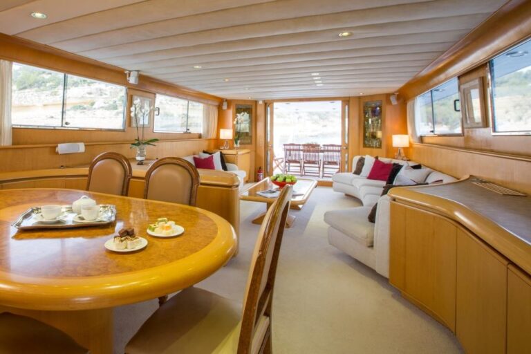 MY ACE SIX - Salon and dining