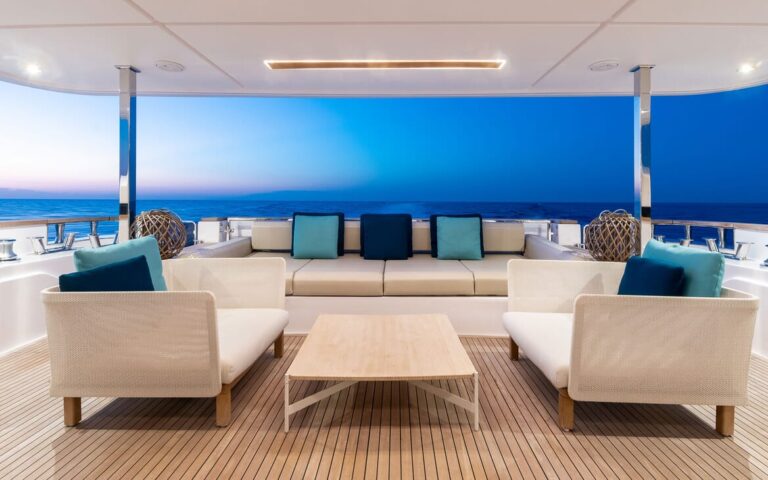 Main deck aft