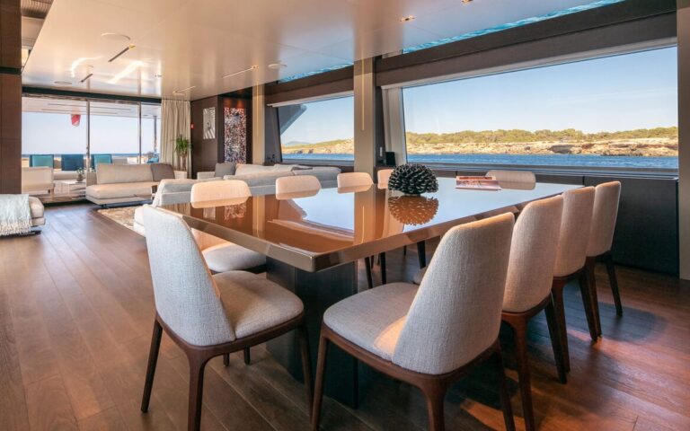 Main salon dining