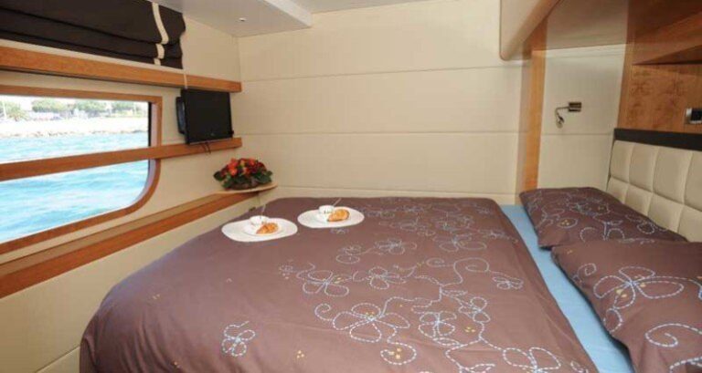 Double Cabin