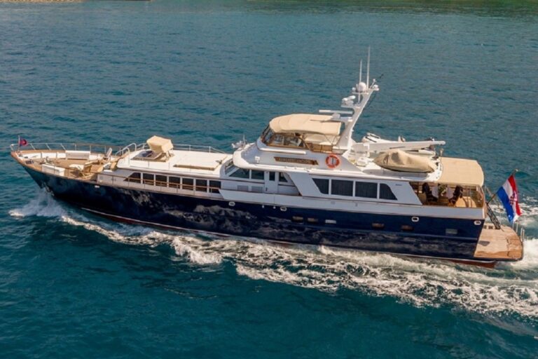 M/Y ADRIATIC ESCAPE