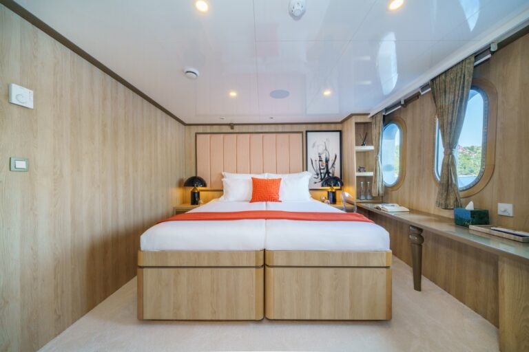 Double Cabin