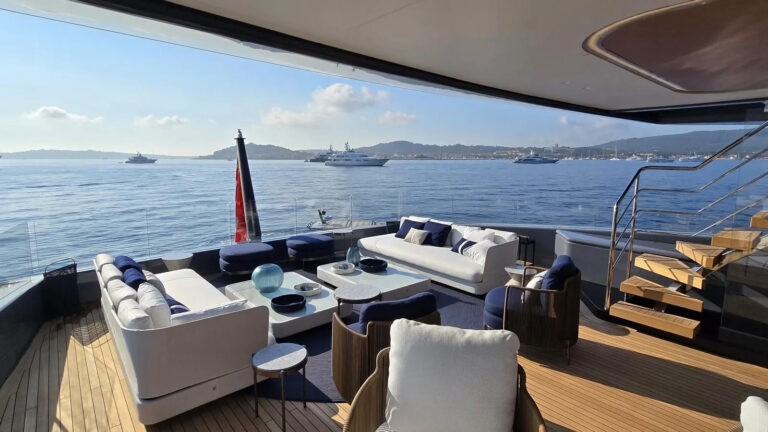 Bridge Deck Aft