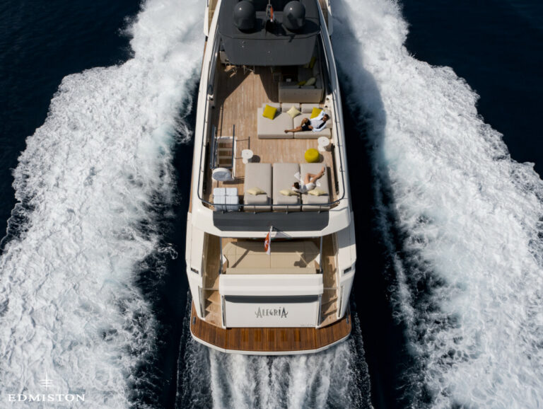 Aft View Running