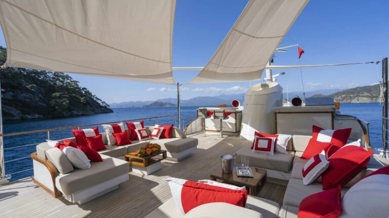 Sun Deck Seating