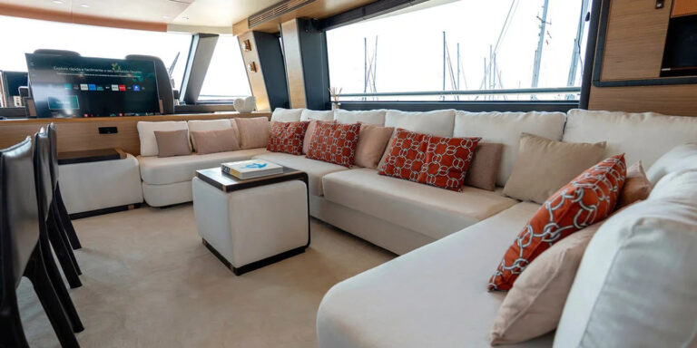 Main Salon Lounge
