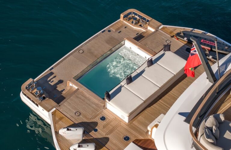 Exterior Sunbathing Area