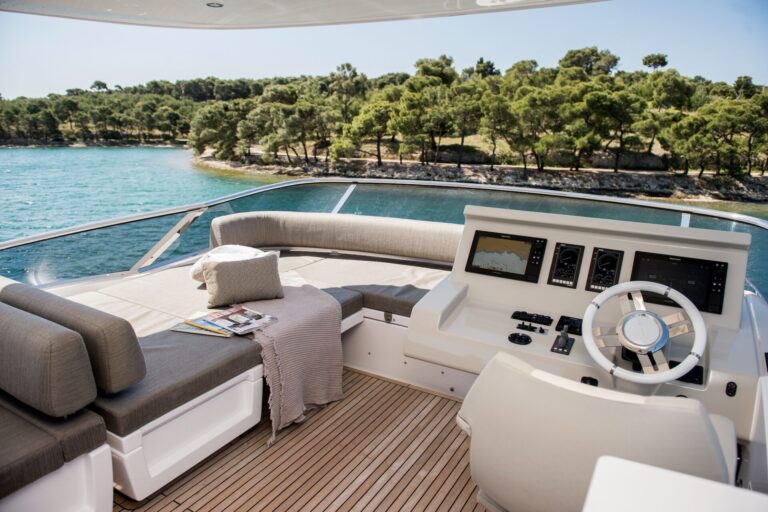 Flybridge View Forward