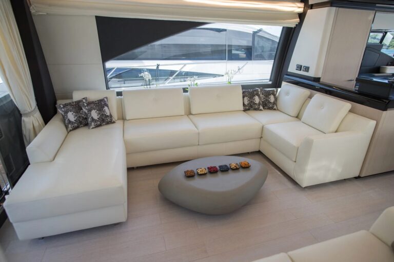 Main Salon Lounge
