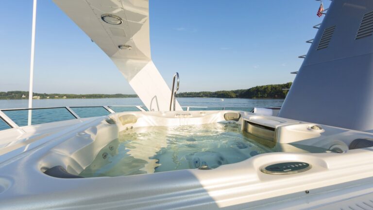 Sundeck Jacuzzi