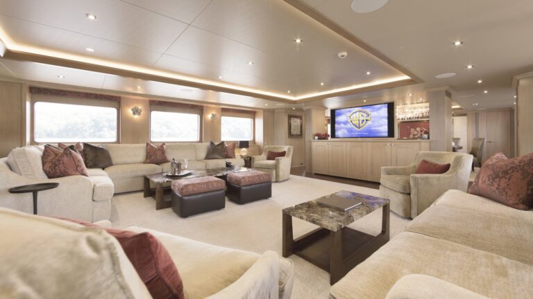 Main Salon Lounge