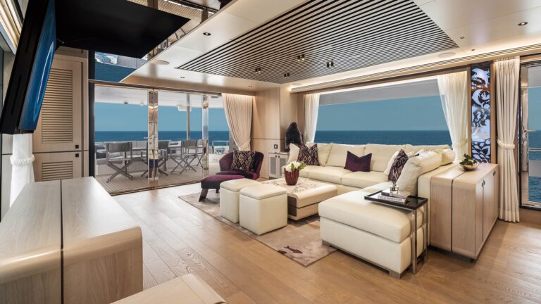 Main Salon Lounge