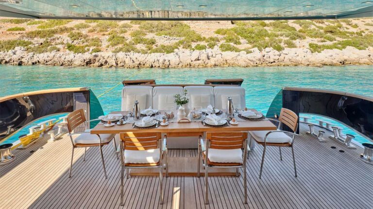 Main Deck Dining