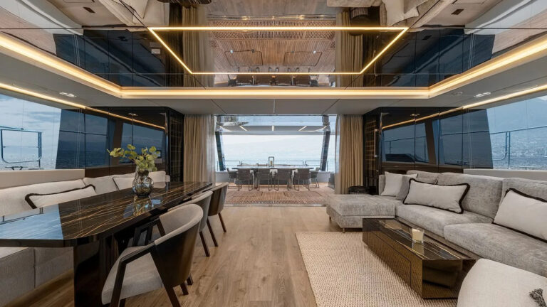 Main Salon View Aft