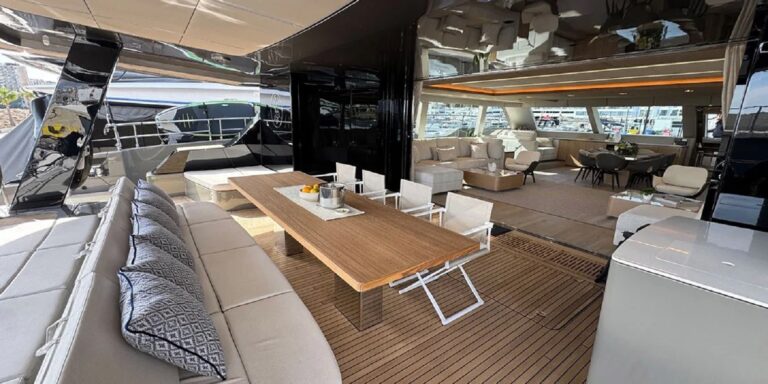 Main Deck Aft Cockpit