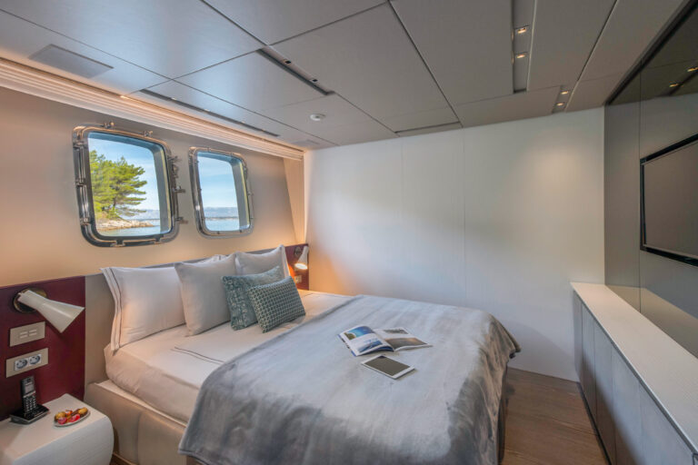 Double Cabin