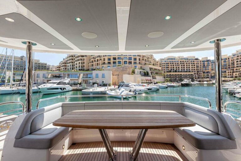 Main deck aft