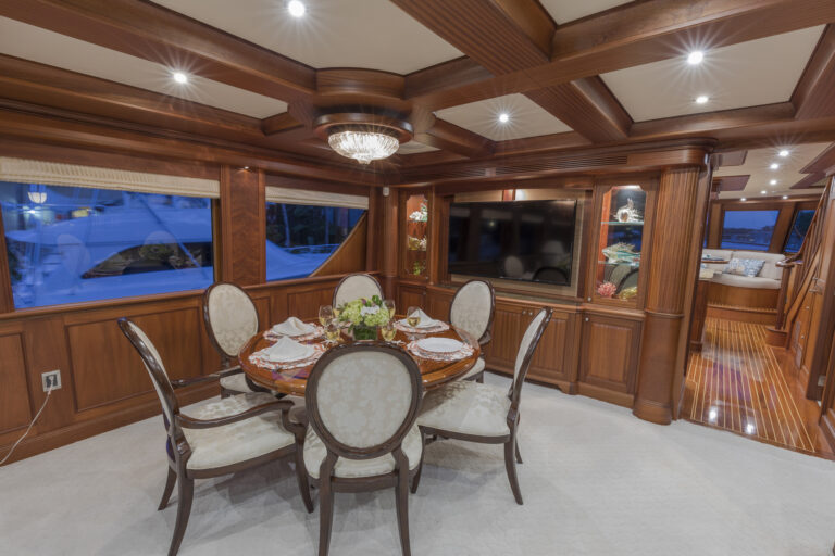 MY ANNDRIANNA - Formal dining