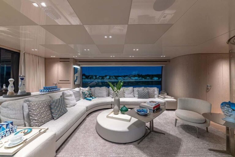 Main salon lounge