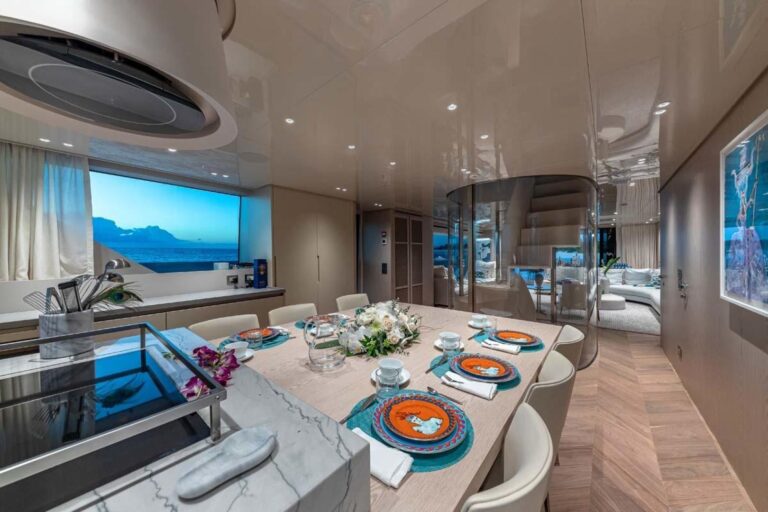 Dine in galley