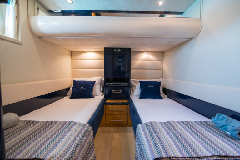 Twin cabin