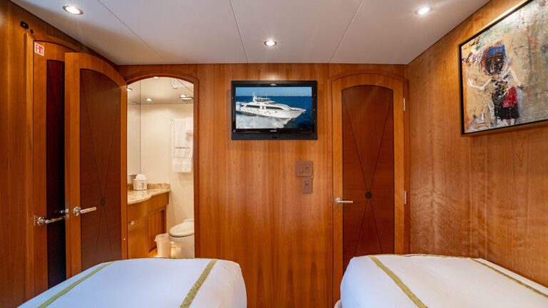 Twin Guest Cabin