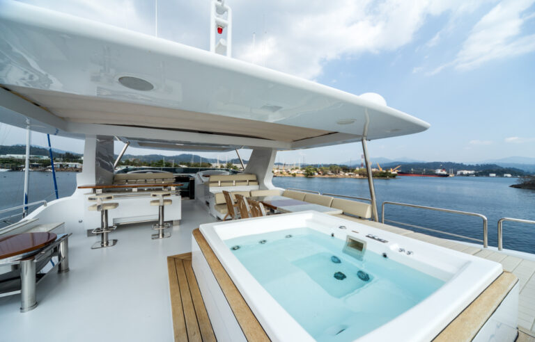 MY ANTONIA II - Jacuzzi