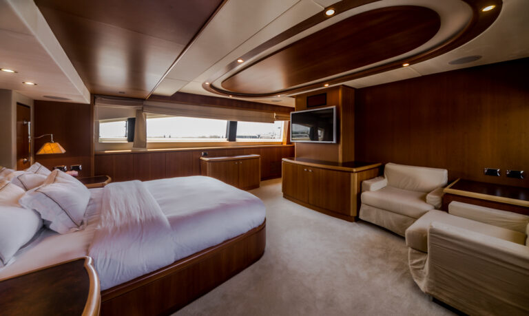 MY ANTONIA II - Master cabin view