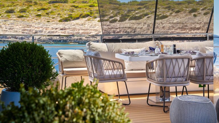 Upper Deck Dining