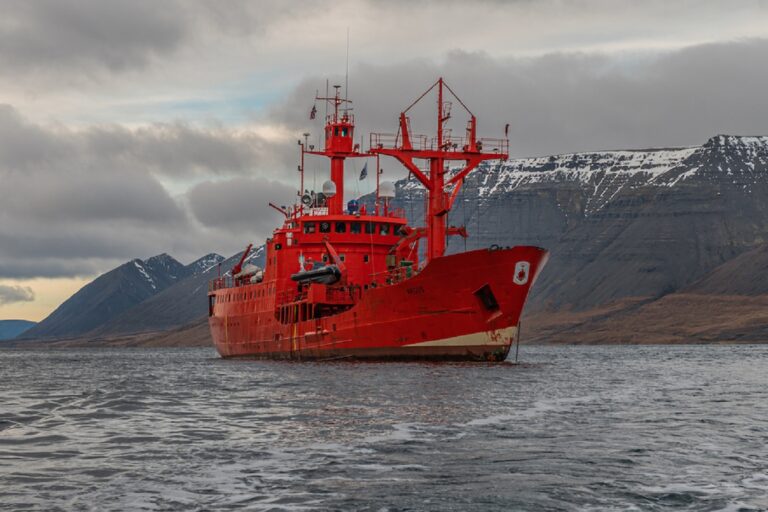 Explorer Yacht ARGUS