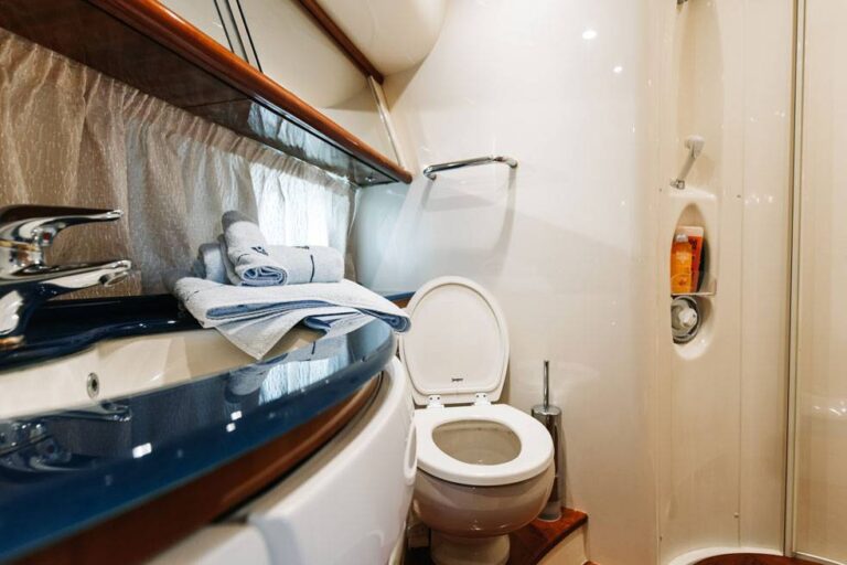 Twin Cabin Bathroom
