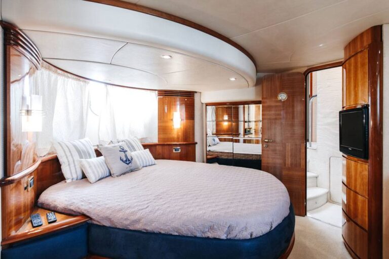 Double Cabin